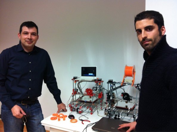 jakolete y jesussiero con sus impresoras 3D